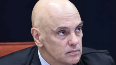 Moraes surpreende e reformula decisão sobre prisão domiciliar de Bolsonaro