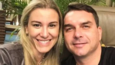 Mulher de Flávio faz comentário inesperado sobre ele