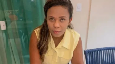 Mulher pede ajuda à filha e morre na própria casa ao misturar produtos de limpeza