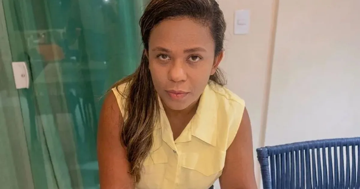 Mulher pede ajuda à filha e morre na própria casa ao misturar produtos de limpeza