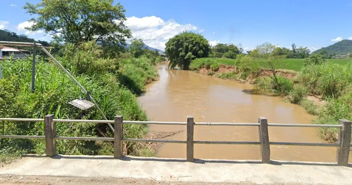 Padrasto e enteada perdem a vida, após caminhão cair em represa