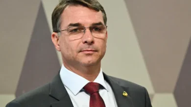 PF pede, e Moraes abre inquérito contra Flávio Bolsonaro por calúnia a Lula
