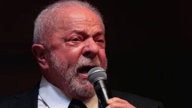Presidente Lula interrompe viagem internacional para desabafar