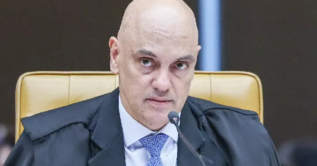 Urgente: Alexandre de Moraes vota pela condenação e prisão de Eduardo Bolsonaro no STF