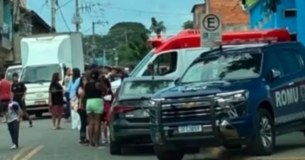 Urgente em Suzano: Ex-aluno invade escola com facão e fere professora