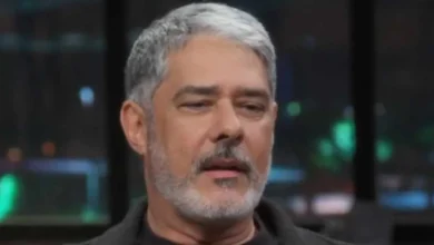 William Bonner é amparado pelo público após triste notícia