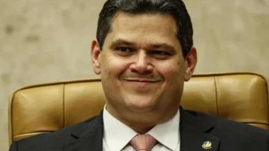 Alcolumbre envia à CCJ do Senado proposta da oposição alternativa ao fim da escala 6×1