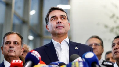 Após reunião com Trump, Flávio diz que Brasil tem prestígio ‘apesar do governo Lula’