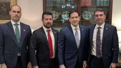 Após se encontrar com Trum, Flávio Bolsonaro tem o melhor encontro de todos