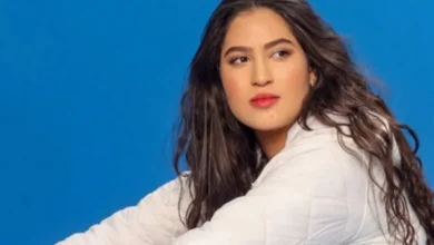 Atriz de 22 anos perdeu a vida após parar na estrada