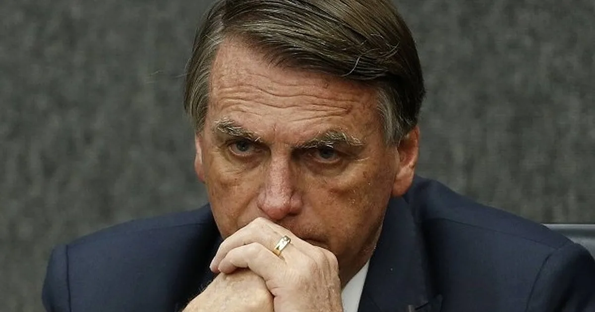 Bolsonaro passa bem e mexe dedos das mãos após cirurgia