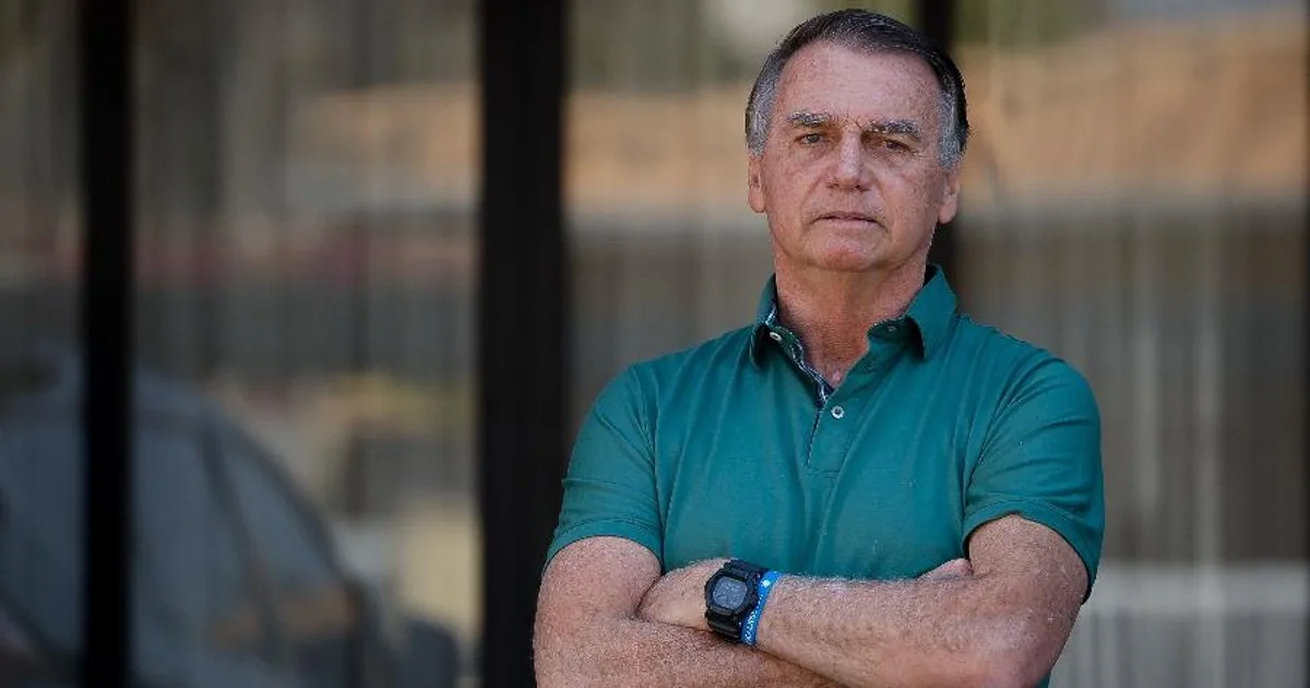 Bolsonaro tem alta hospitalar após passar por cirurgia no ombro