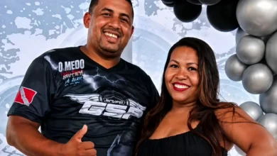 Caminhoneiro e esposa morrem após carreta tombar na BR-376