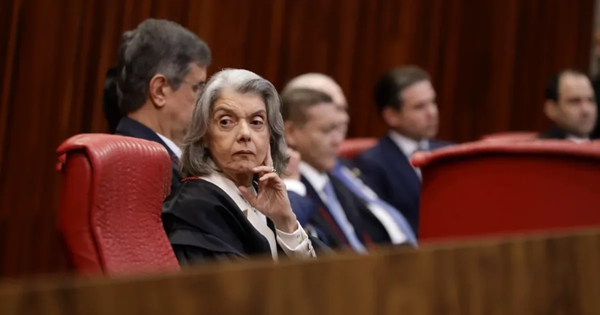 Cármen Lúcia anuncia saída do TSE e Dias Toffoli deve assumir presidência