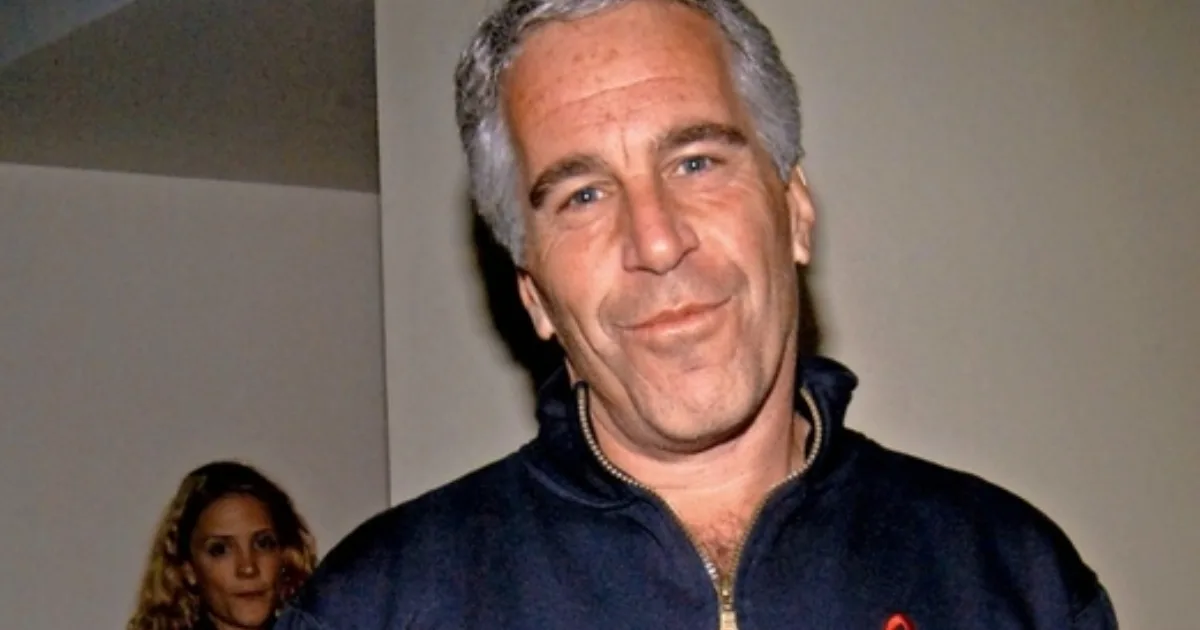 Carta que Jeffrey Epstein teria escrito antes de morrer é divulgada