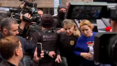 Com vários criminosos incluídos, Deolane Bezerra foi parar na lista vermelha da Interpol
