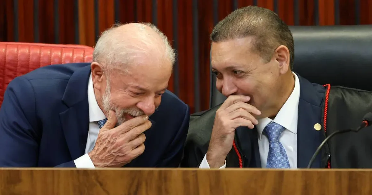 Contradição em Brasília: Indicado por Bolsonaro, Nunes Marques surpreende Lula em posse no TSE