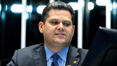 Convidado, Alcolumbre não comparece a lançamento de Lula contra o crime organizado