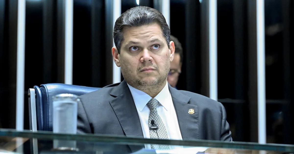 Davi Alcolumbre promulga PL da Dosimetria após inércia de Lula