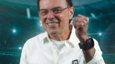 Denílson cai em pegadinha após pedido de emprego de Tino Marcos e verdade vem à tona