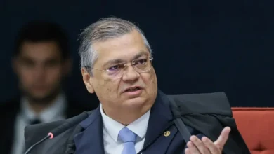 Dino abre investigação sobre suposto envio de emendas a filme de Bolsonaro