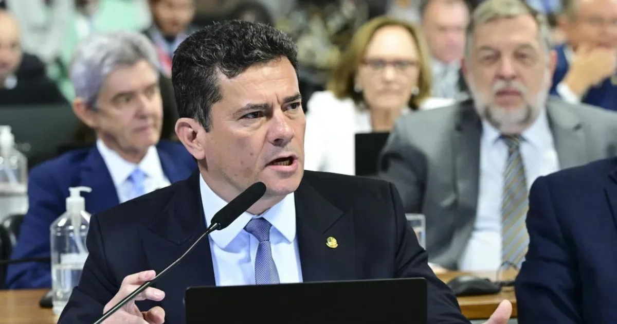 Disputa política esquenta no Paraná e coloca Moro e Gleisi no centro do debate
