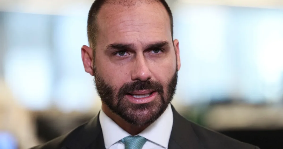 Eduardo Bolsonaro teria procurado empresa estrangeira, diz site