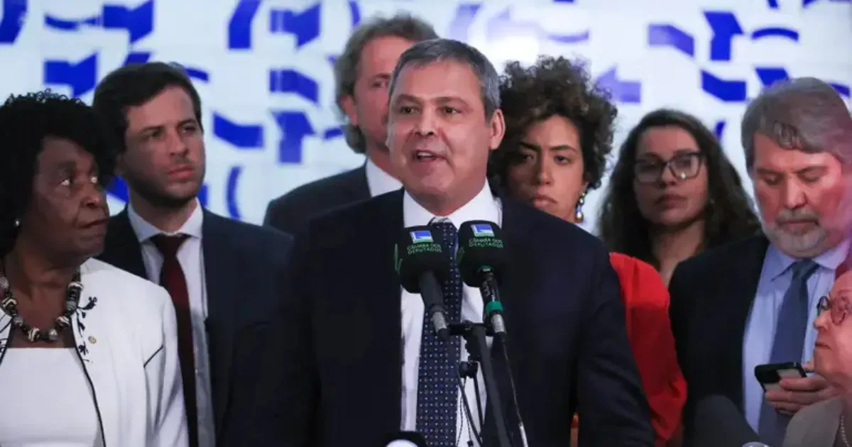 Entenda por que parlamentares acionaram a PGR após agenda de Flávio Bolsonaro