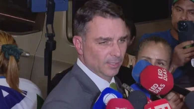 Erro de Flávio em reunião com Trump chama atenção