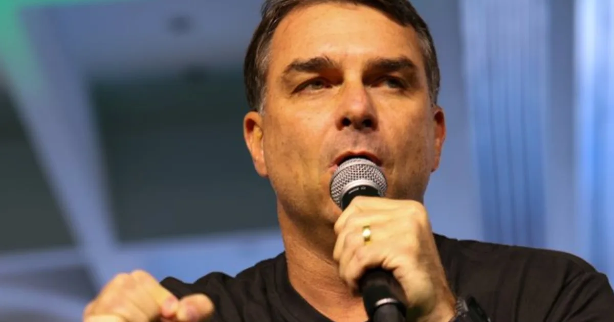 Flávio aposta em Trump e reação vem à tona
