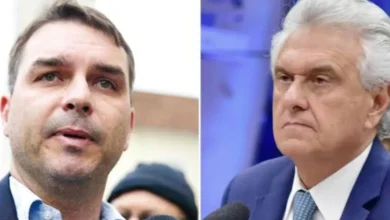 Flávio Bolsonaro deve se explicar sobre gravações, diz Ronaldo Caiado