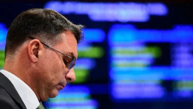 Flávio Bolsonaro lamenta morte de piloto e comandante Felipe Marques
