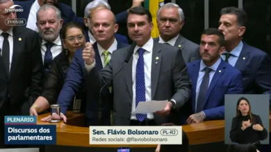 Flávio Bolsonaro pede investigação ampla e cita Lula e Moraes em discurso