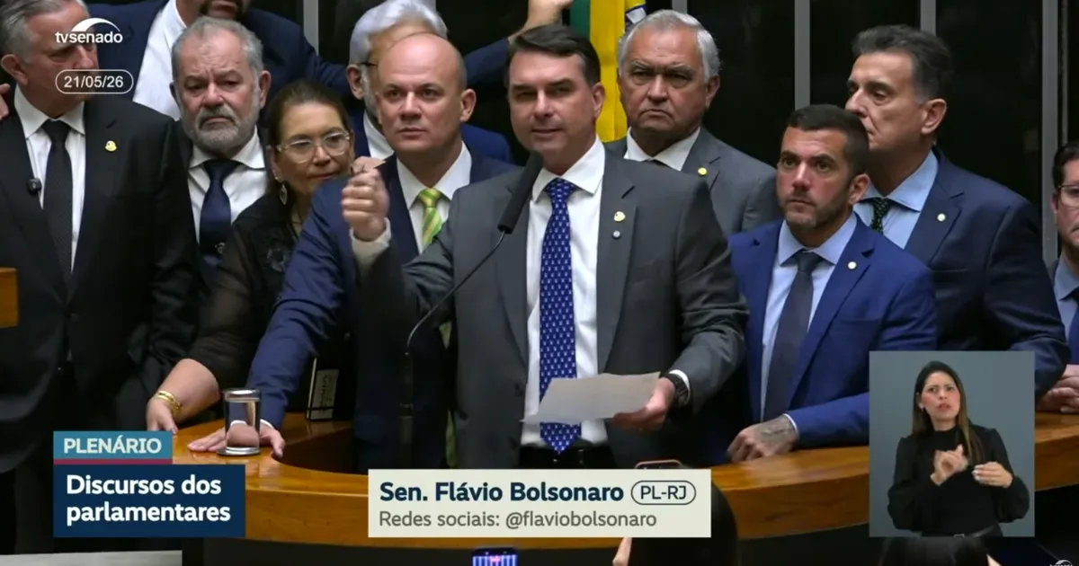 Flávio Bolsonaro pede investigação ampla e cita Lula e Moraes em discurso