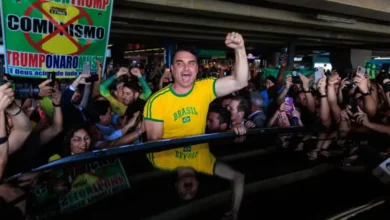 Flávio eleva tom contra adversários e reforça planos para 2027