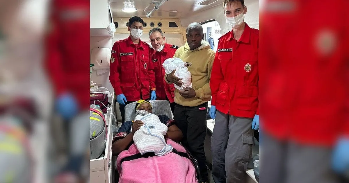 Gêmeos surpreendem e nascem dentro de ambulância em corrida até hospital
