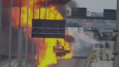 Incêndio em caminhão-tanque interdita Avenida Brasil no Rio