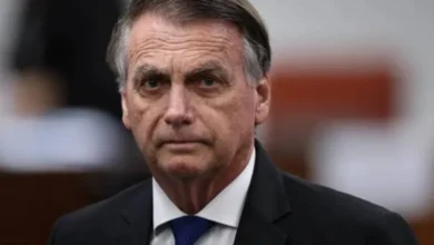 Jair Bolsonaro segue para hospital para cirurgia, diz Michelle