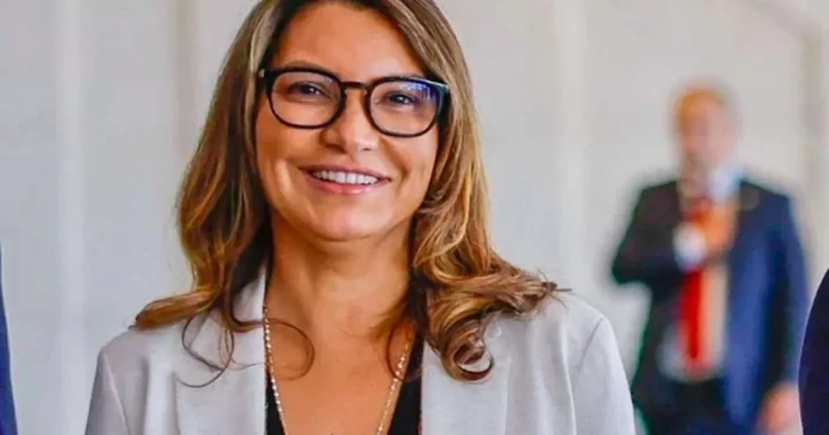 Janja rouba a cena em posse no TSE e atitudes da primeira-dama viram assunto