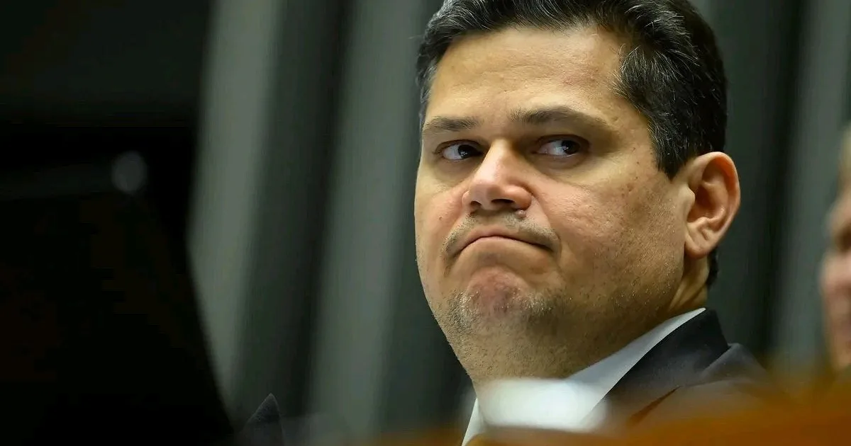 Jornalista denuncia estratégia de Alcolumbre para minar governo Lula e STF
