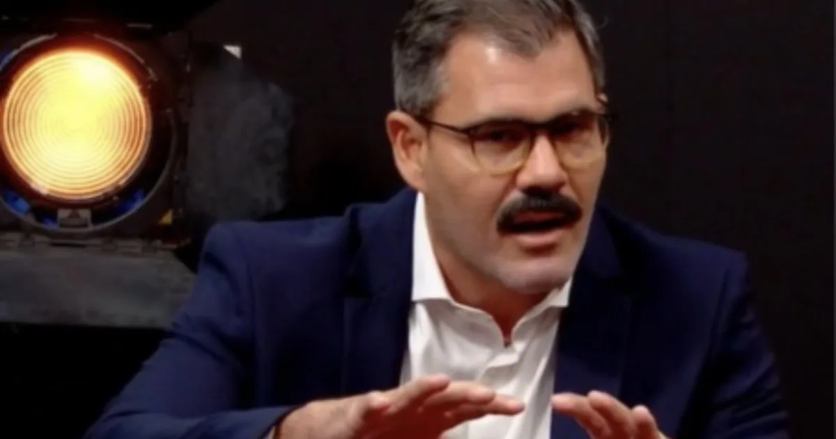 Juliano Cazarré causa polêmica em debate na GloboNews