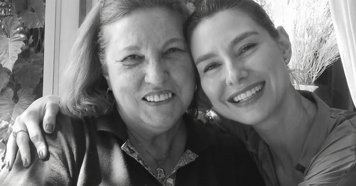 Lavinia Vlasak anuncia morte da mãe e comentário de Nivea Stelmann repercute