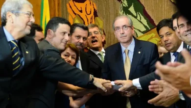 Líder da oposição na Câmara protocola novo pedido de impeachment