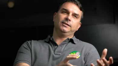 Luciano Huck é acusado por Flávio Bolsonaro de receber R$ 160 milhões de Daniel Vorcaro