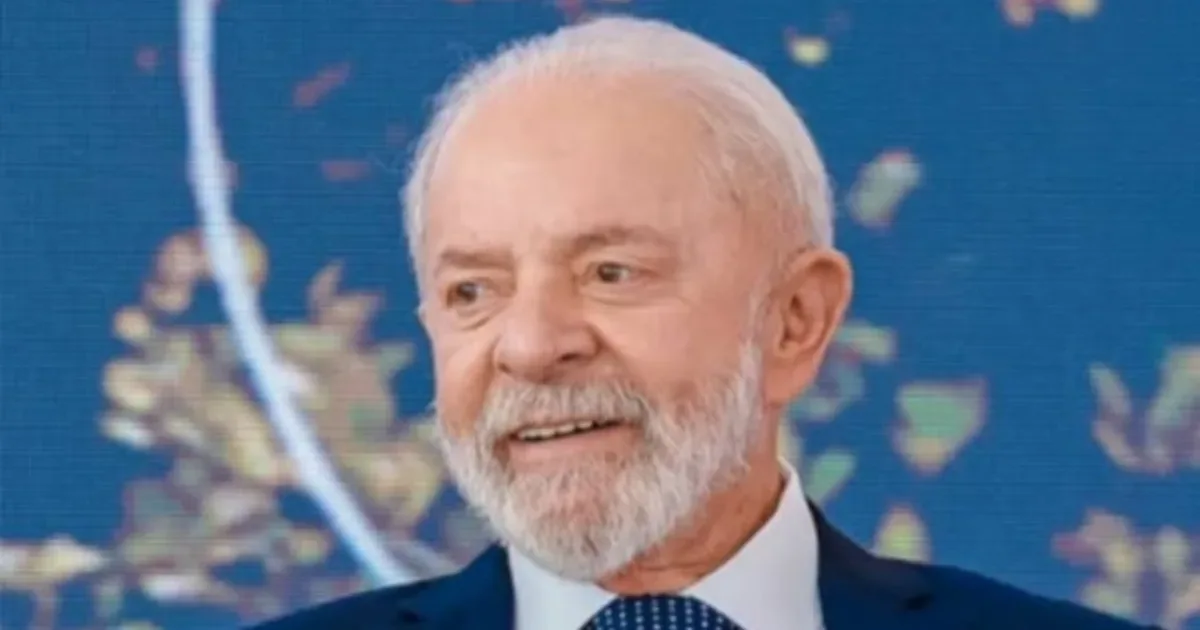 Luiz Inácio Lula da Silva vai ao Sírio-Libanês para acompanhamento médico