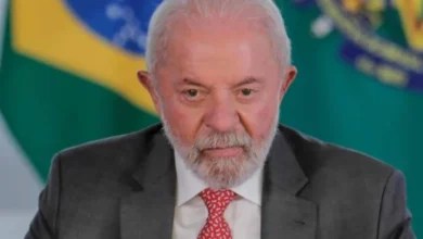 Lula faz duro ataque aos Bolsonaros durante declaração