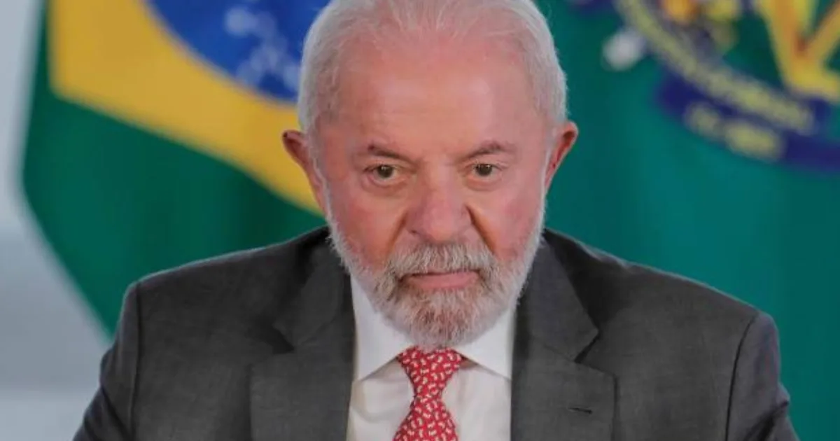 Lula faz duro ataque aos Bolsonaros durante declaração