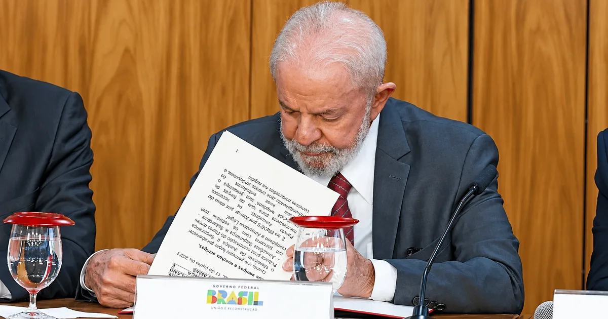 Lula veta lei que reconhece estágio como experiência profissional