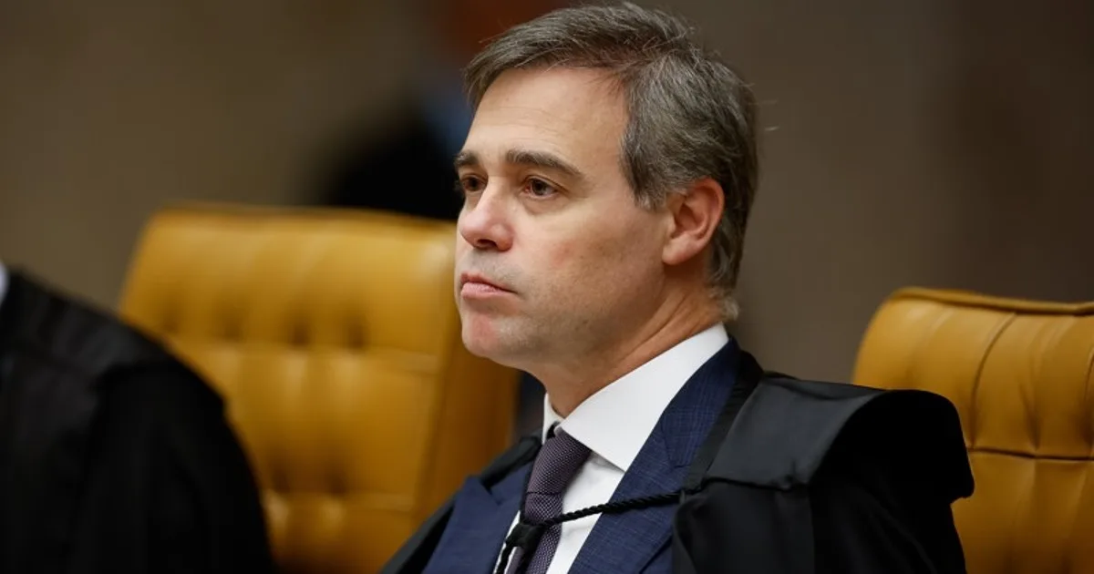 Mendonça determina que Vorcaro retorne à cela especial