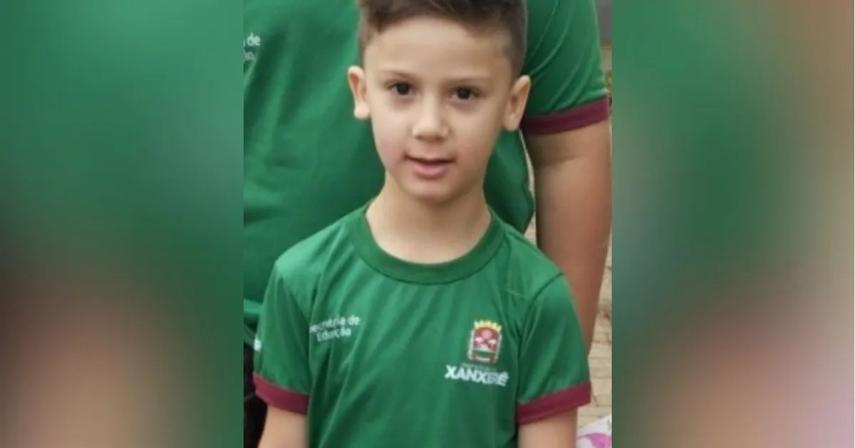 Menino de 7 anos perde a vida em acidente a caminho do velório do bisavô